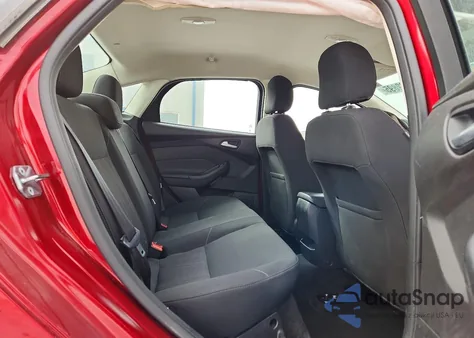 2017 Ford Focus Se z USA, uszkodzony, nr VIN 1FADP3F22HL306799